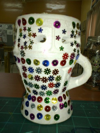 زخرفة فخارية من عمل الطلبة هيثم المحروقي - عمران الميمني -محمد القاسمي - سعيد الرحبي