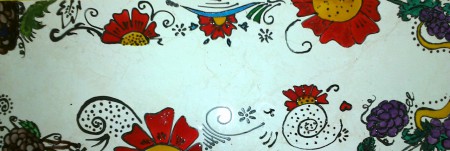 رسم وتلوين على السيراميك عمل الطالبات / منار الحوسني - شهد اللواتي - مريم الزدجالية - صف 11 ب